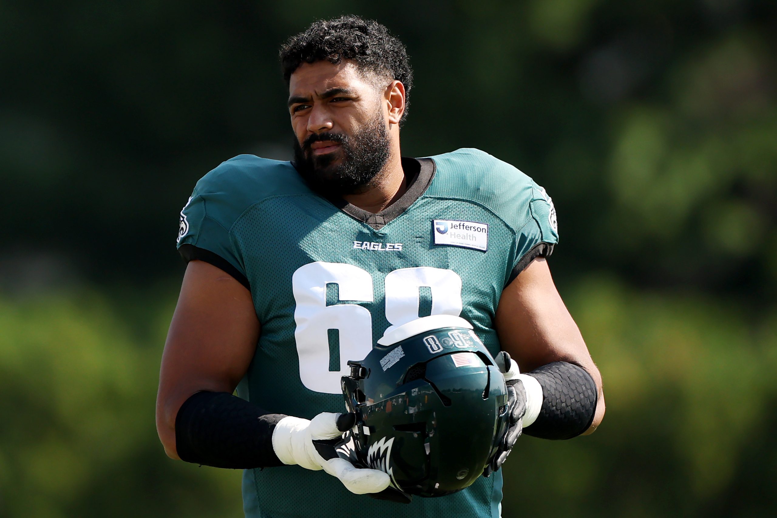 Eagles Lineman Gives Comical Response to Micah Parsons’ Departure