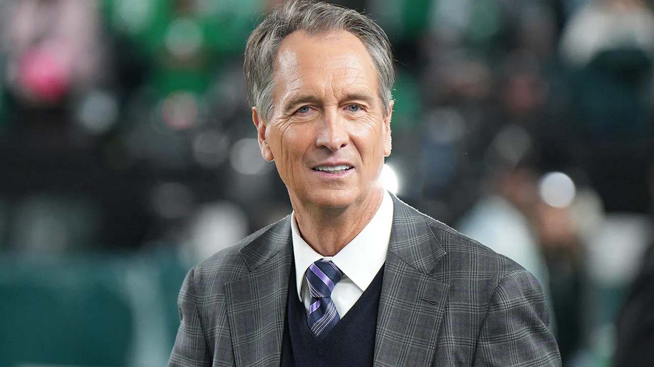 Cris Collinsworth faces scrutiny for mentions of Cowboys player’s suicide